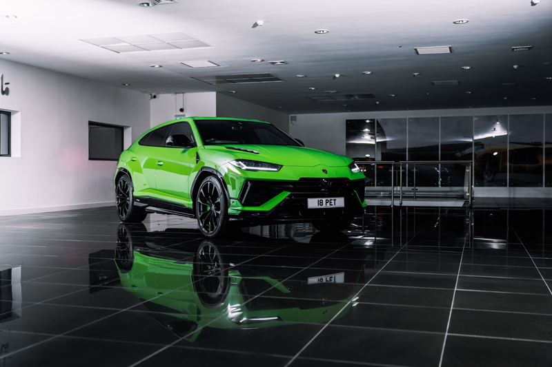 Lamborghini Urus S Green, Platinum Executive Travel, Available for Hire UK, Hire Car