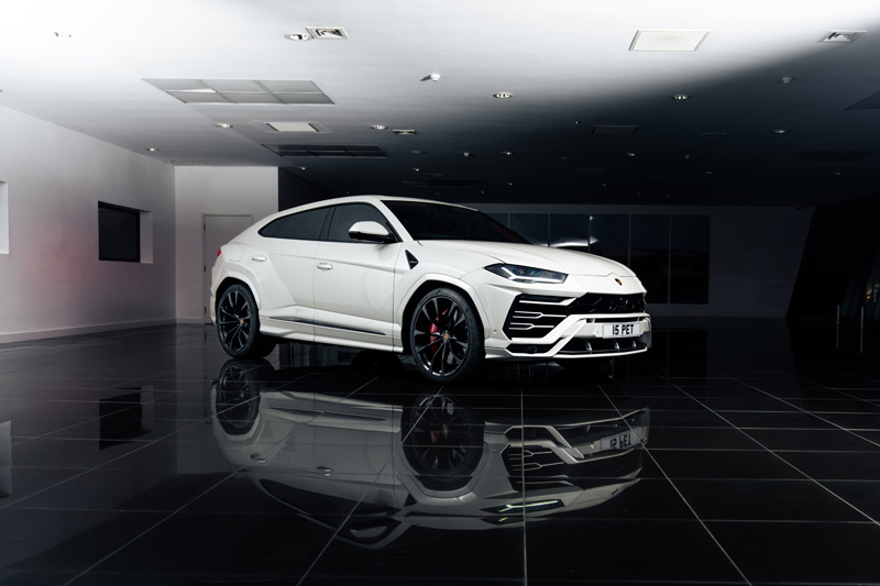 Lamborghini Urus Gloss White, Platinum Executive Travel, Available for Hire UK, Hire Car