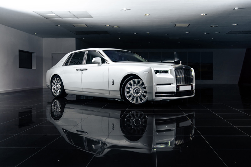 Rolls Royce Phantom VIII White, Platinum Executive Travel, Available for Hire UK, Hire Car