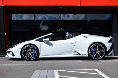 Lamborghini Huracan Evo. Spyder White, Platinum Executive Travel, Available for Hire UK, Hire Car