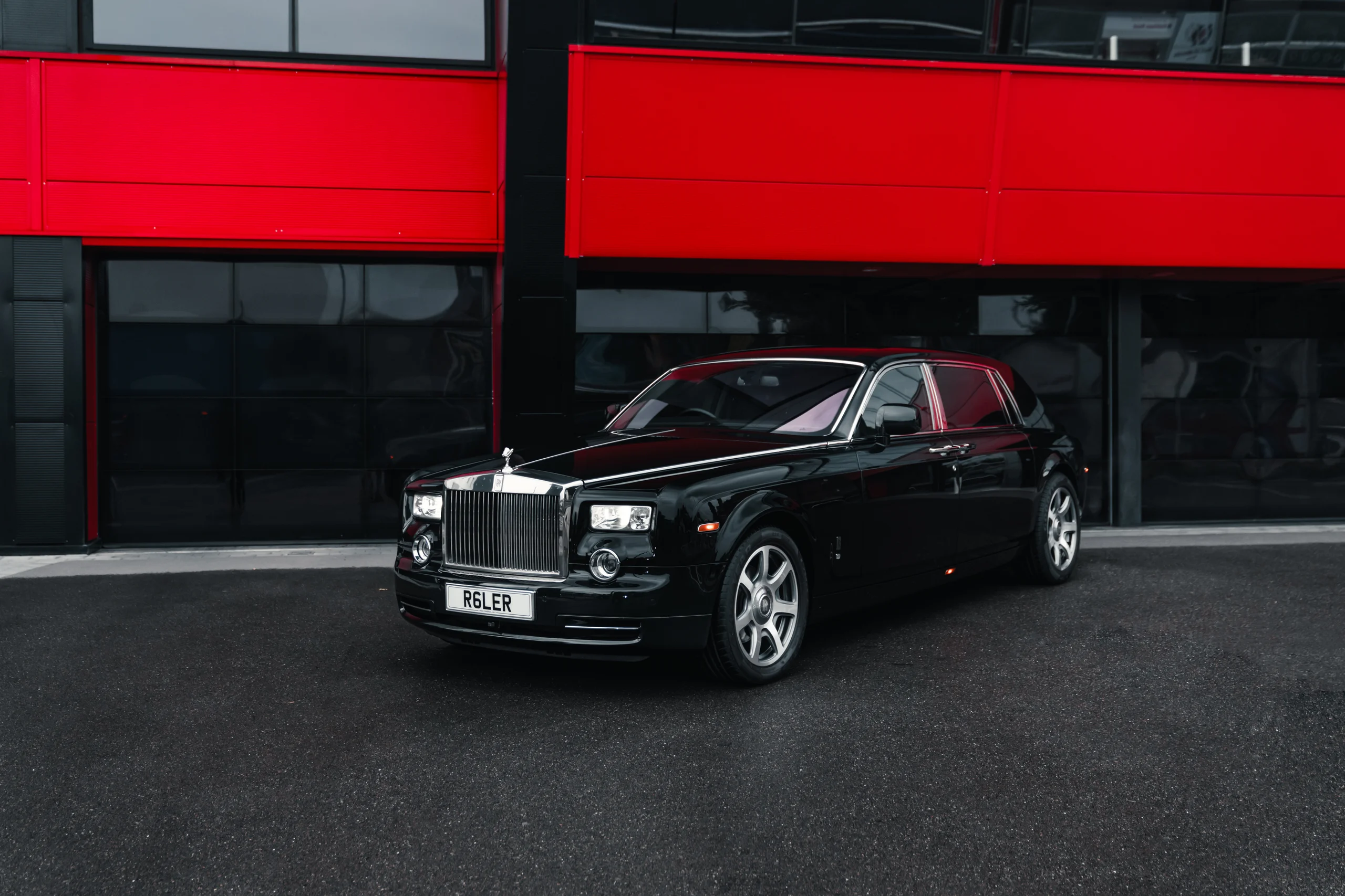 Rolls‑Royce Phantom VII Extended Wheelbase — Platinum Executive Travel hire (UK)